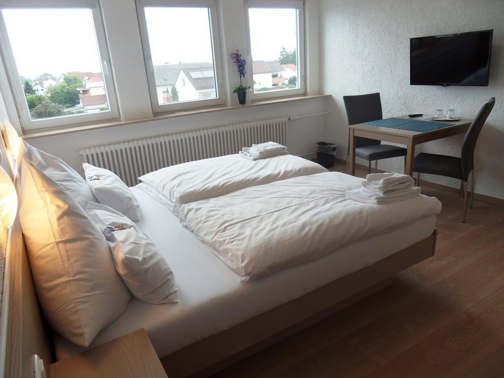 Hotel Linnert ヴァイターシュタット 部屋 写真